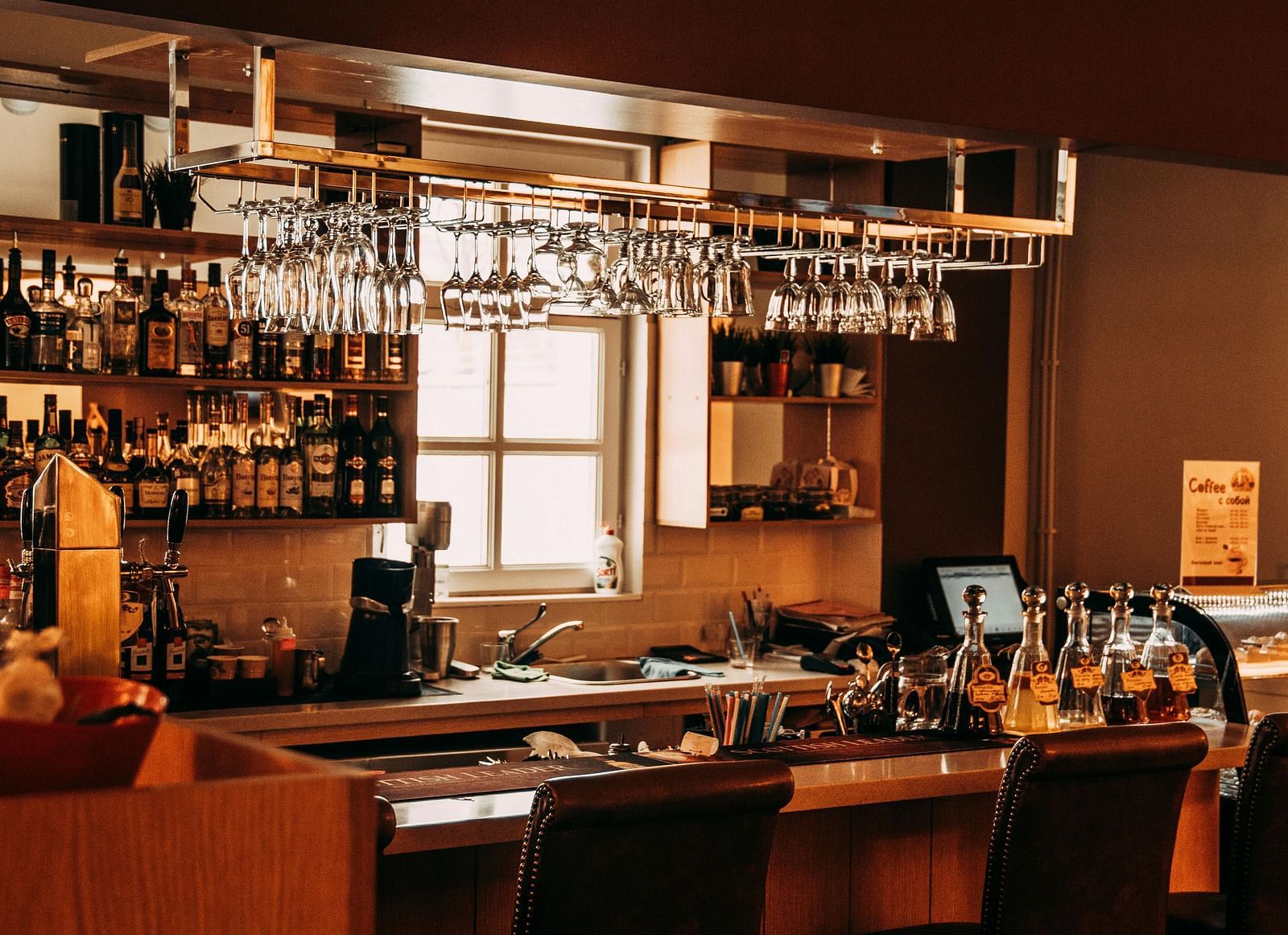 Cozy hotel bar with a wide selection of drinks | Mango Hill Central, Chennai