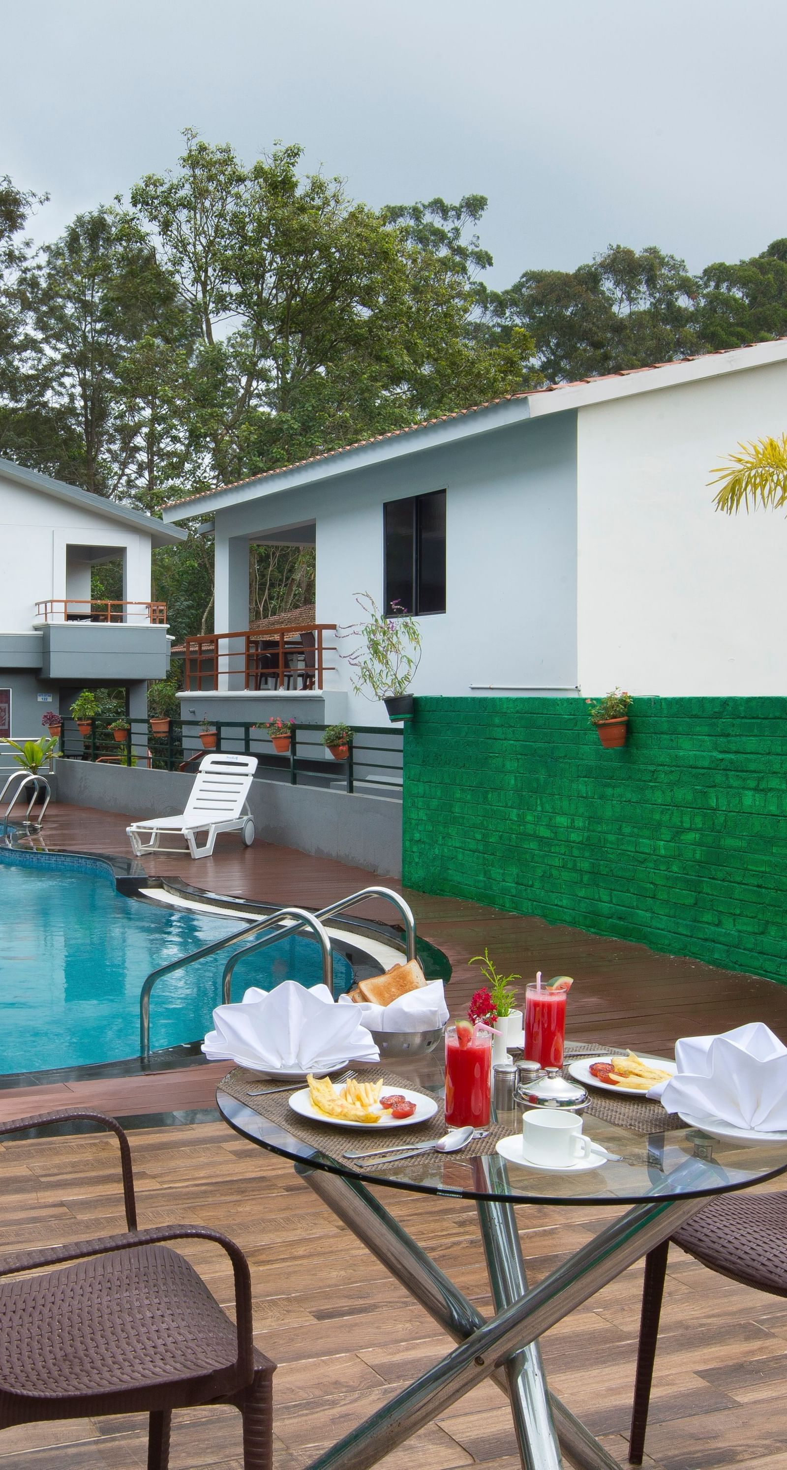 Pool Side Restaurant at TGI Star Holiday Resort Yercaud 3