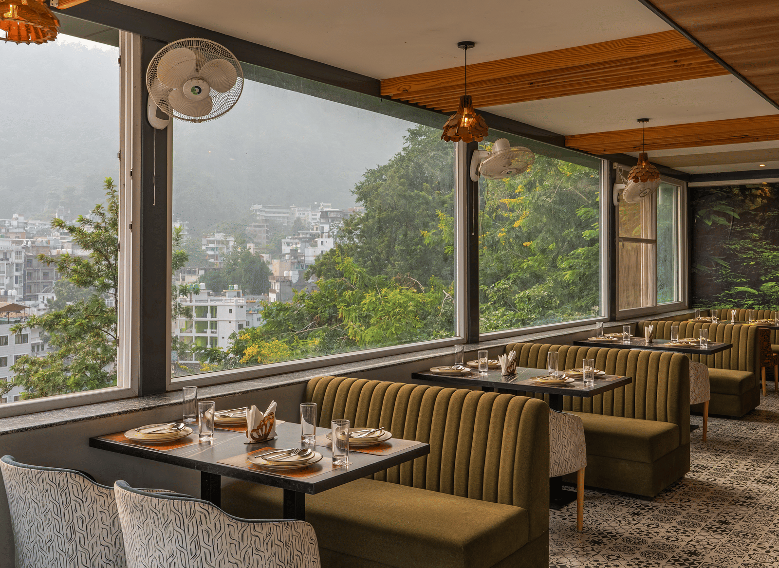 Perfectstayz Premium Pinaaki - Ganges View | Hotels in Rishikesh
