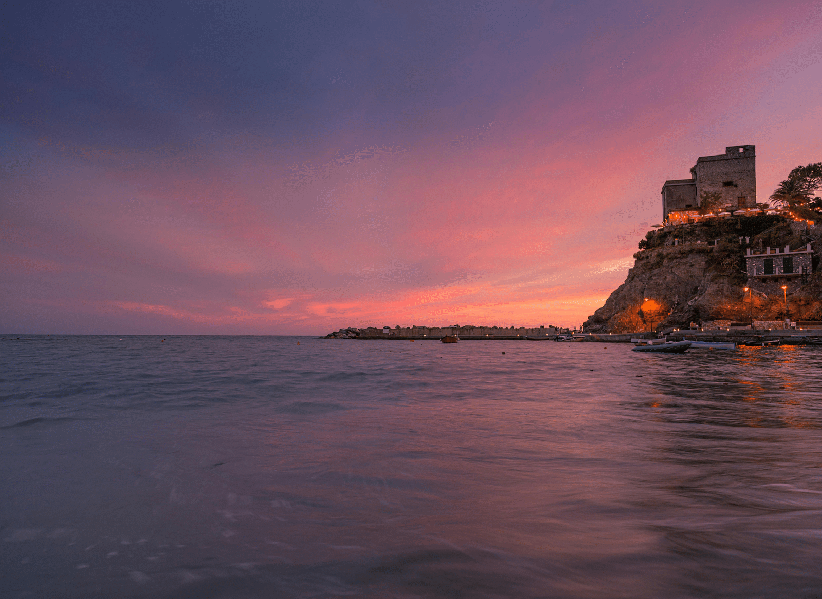 A panoramic view of the fort along the beach.
