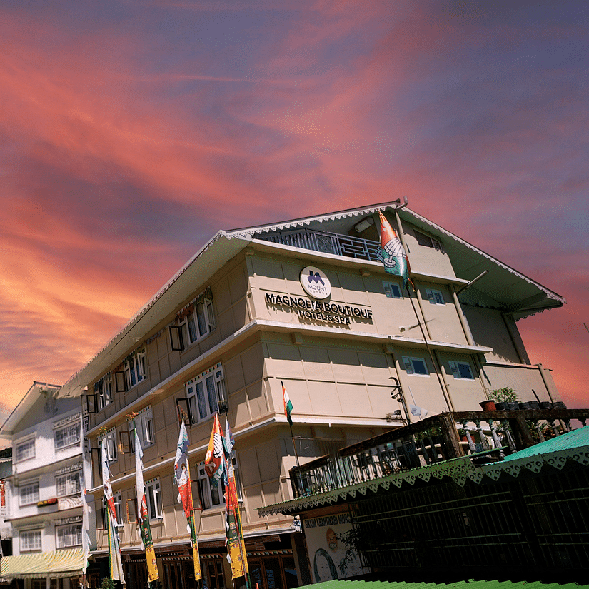 mangolia hotel  buildingg