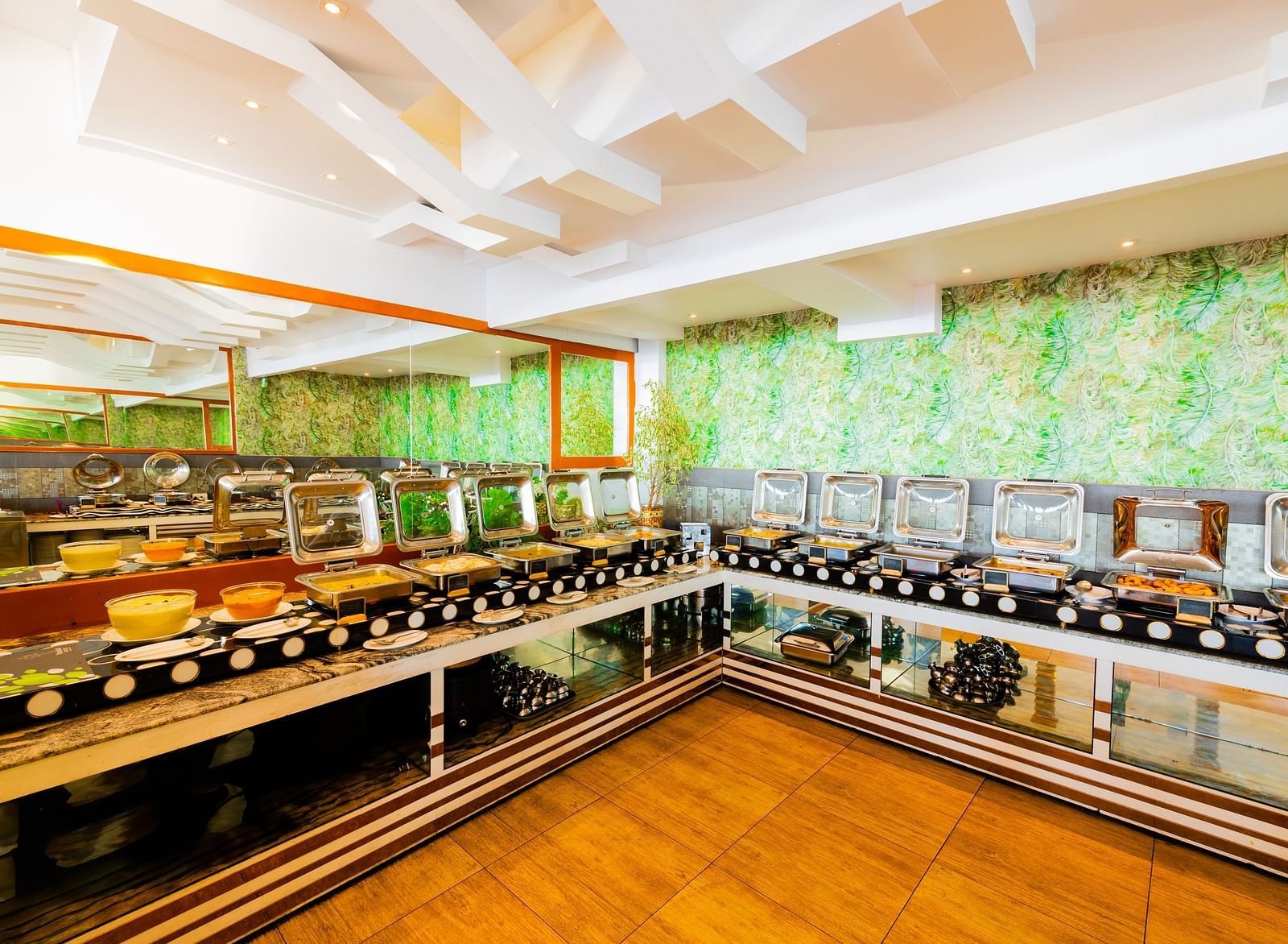Dining at Parakkat Nature Hotel and Resorts, Munnar 2