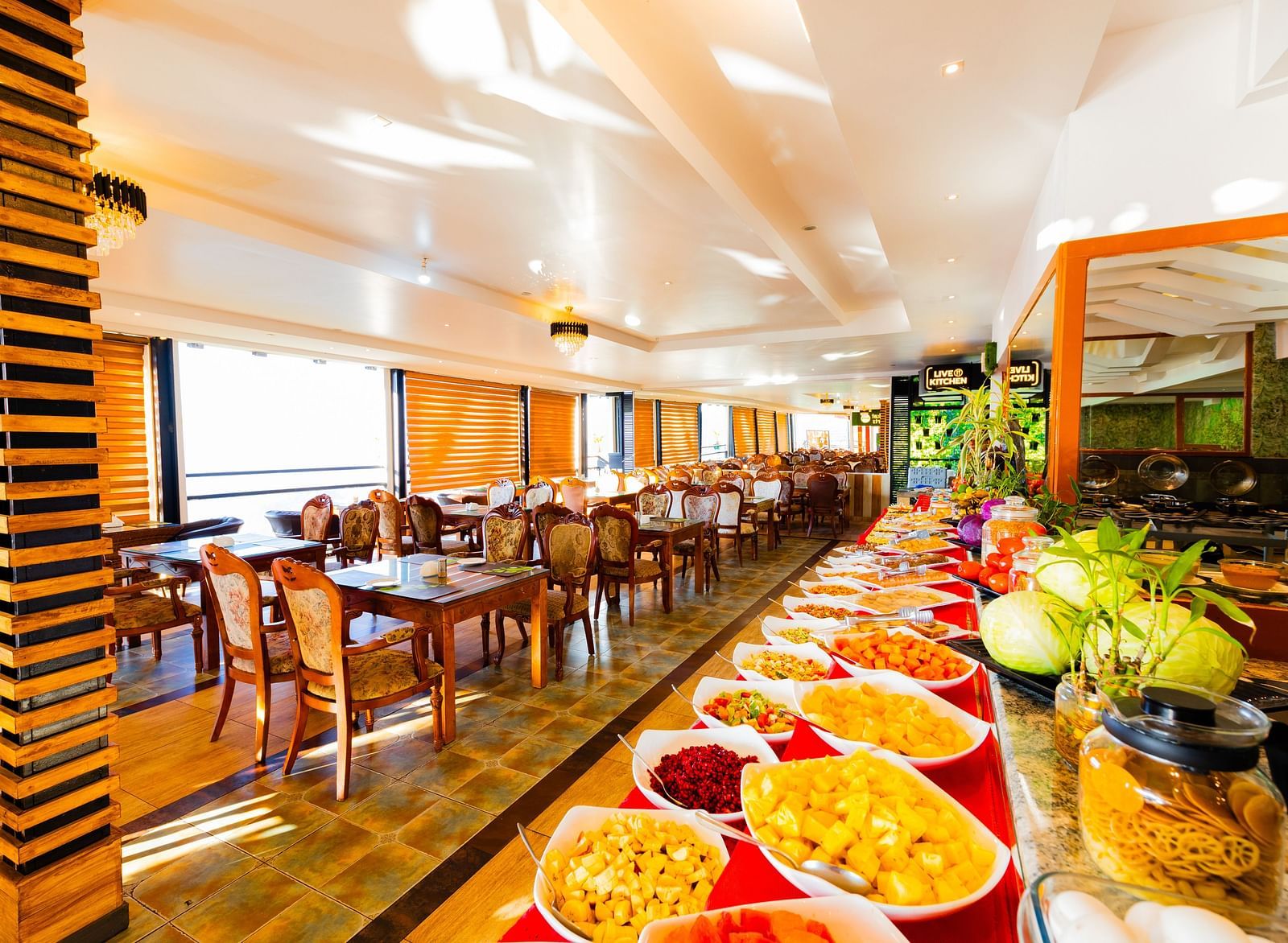 Dining at Parakkat Nature Hotel and Resorts, Munnar 3