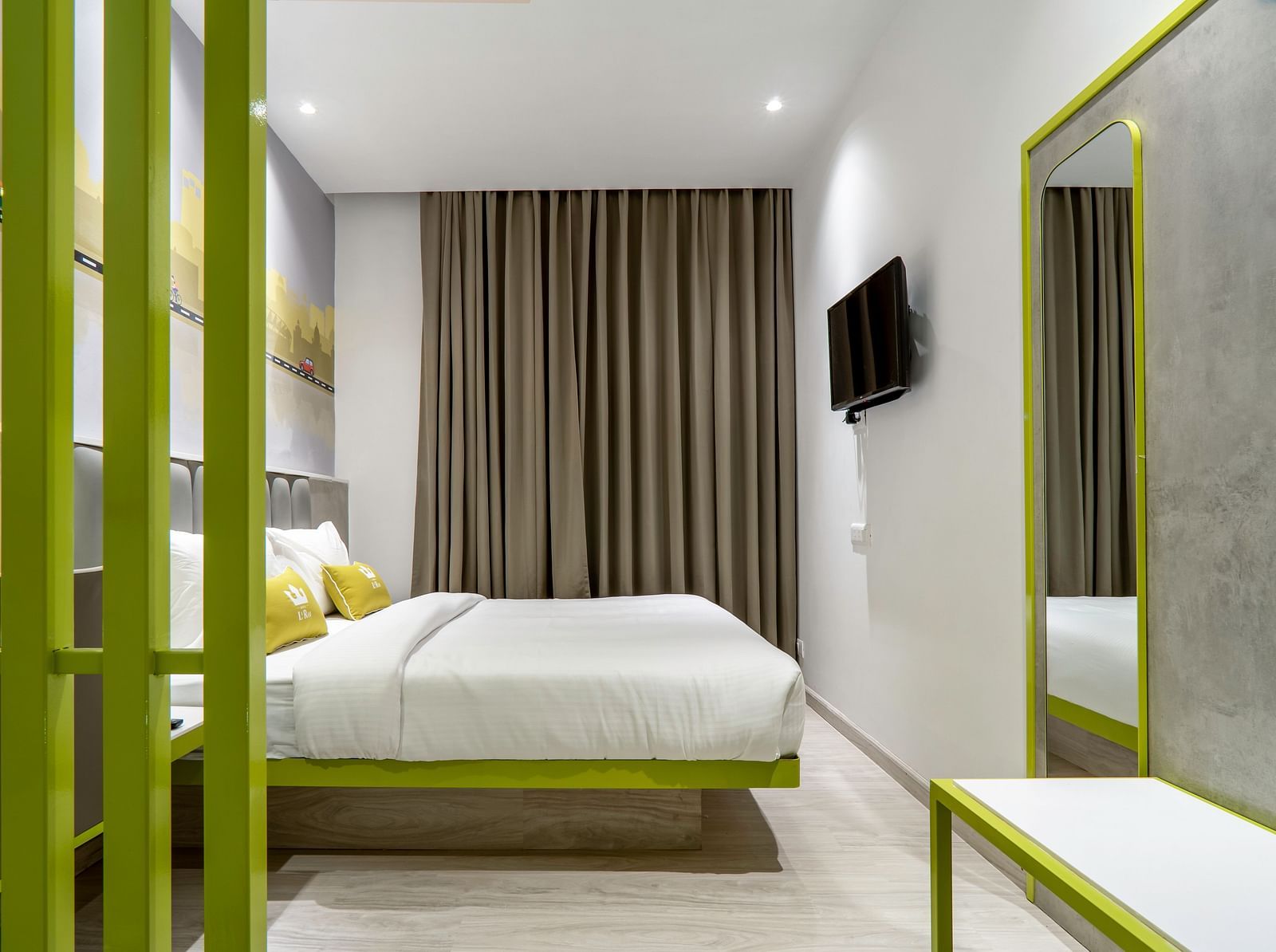 interiors of the bedroom 2 - leroi paharganj
