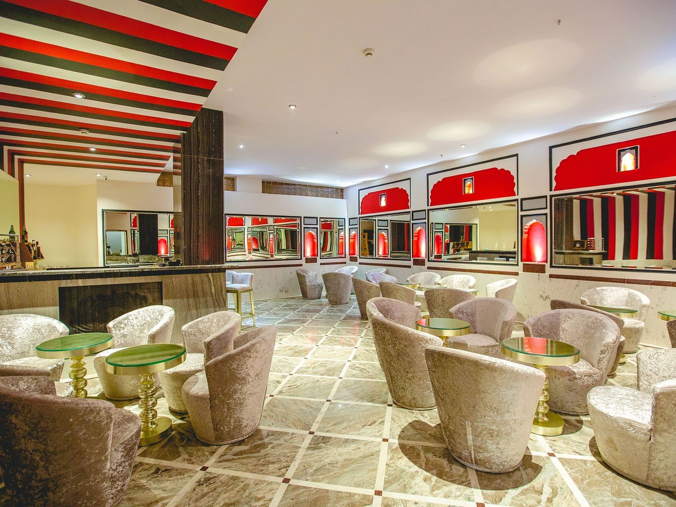 Buena Vista Luxury Garden Spa Resort - the indoor seating space at Flamingo 0