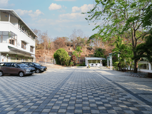 Picture featuring the vehicle parking witha few cars parked in it.