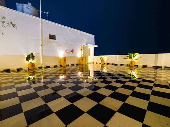 Le Poshe Luxury terrace 3