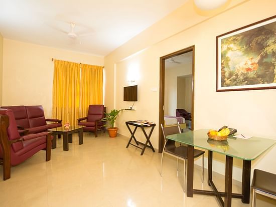 Luxury Suite - Living Room - 4