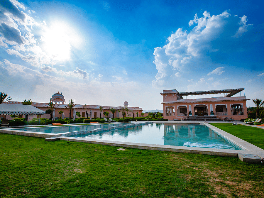 view of the resort and the swimming pool - Buena Vista