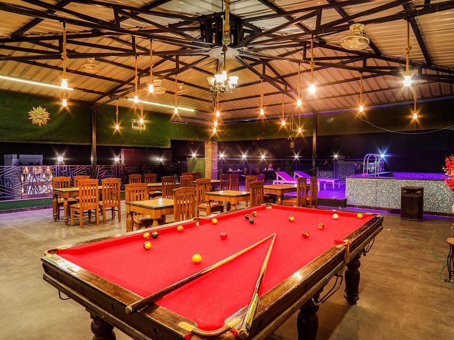 pool table - Vinsober Hotels