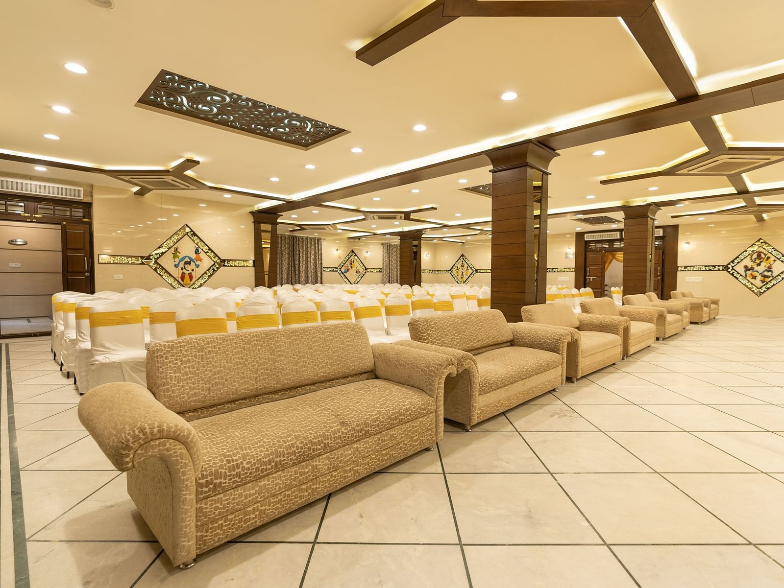 Seating arrangements inside a banquet hall - Hotel Pai Vista, KR Road