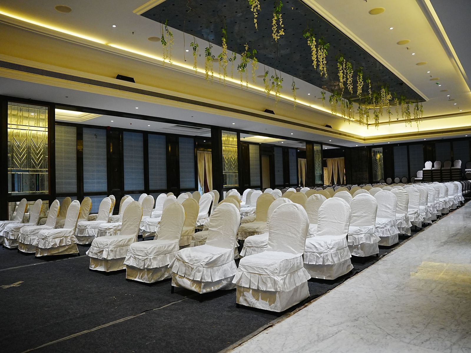 Banquet Hall 8 SIDE VIEW BANQUET 