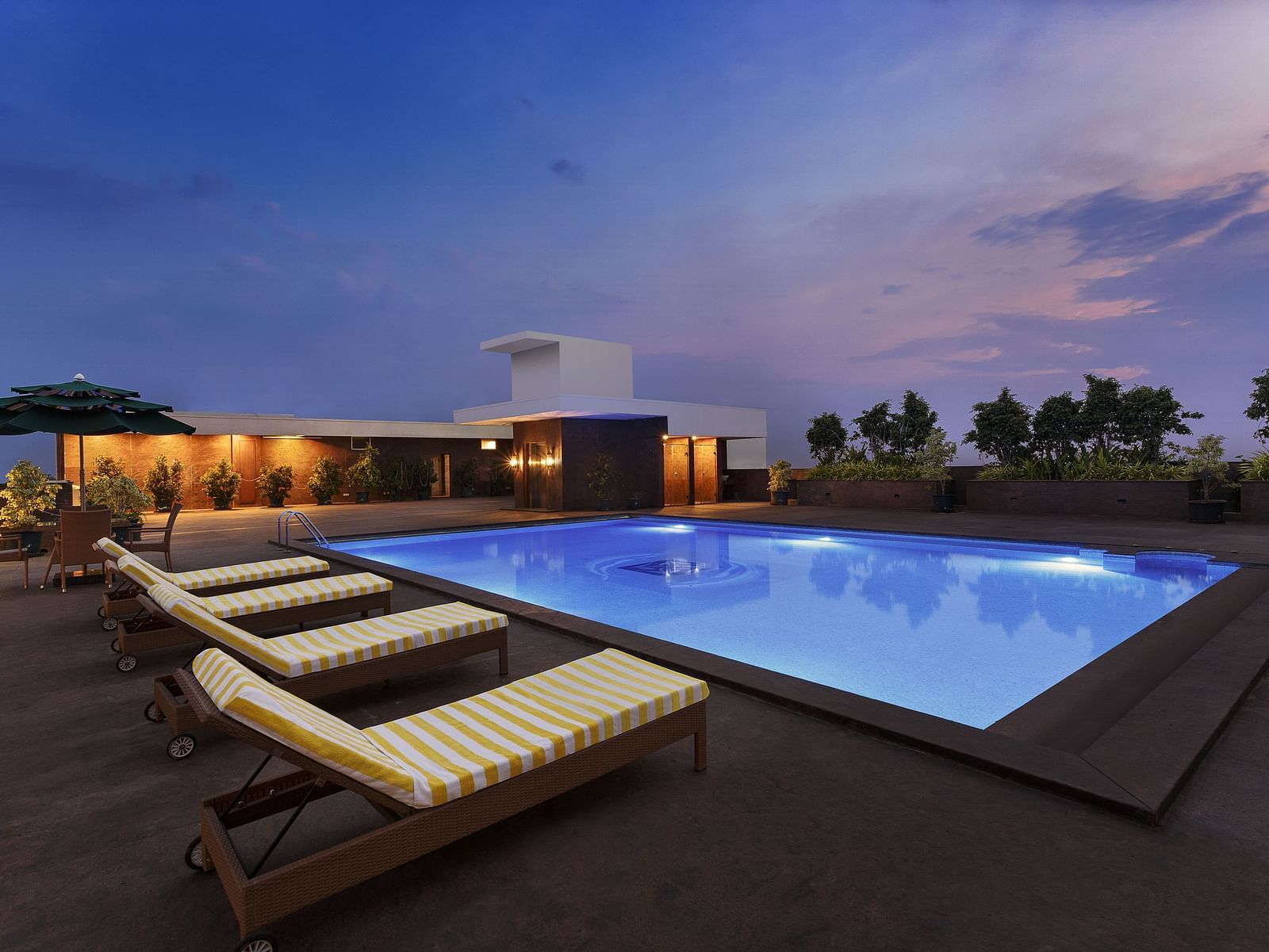 Swimming Pool Rooftop