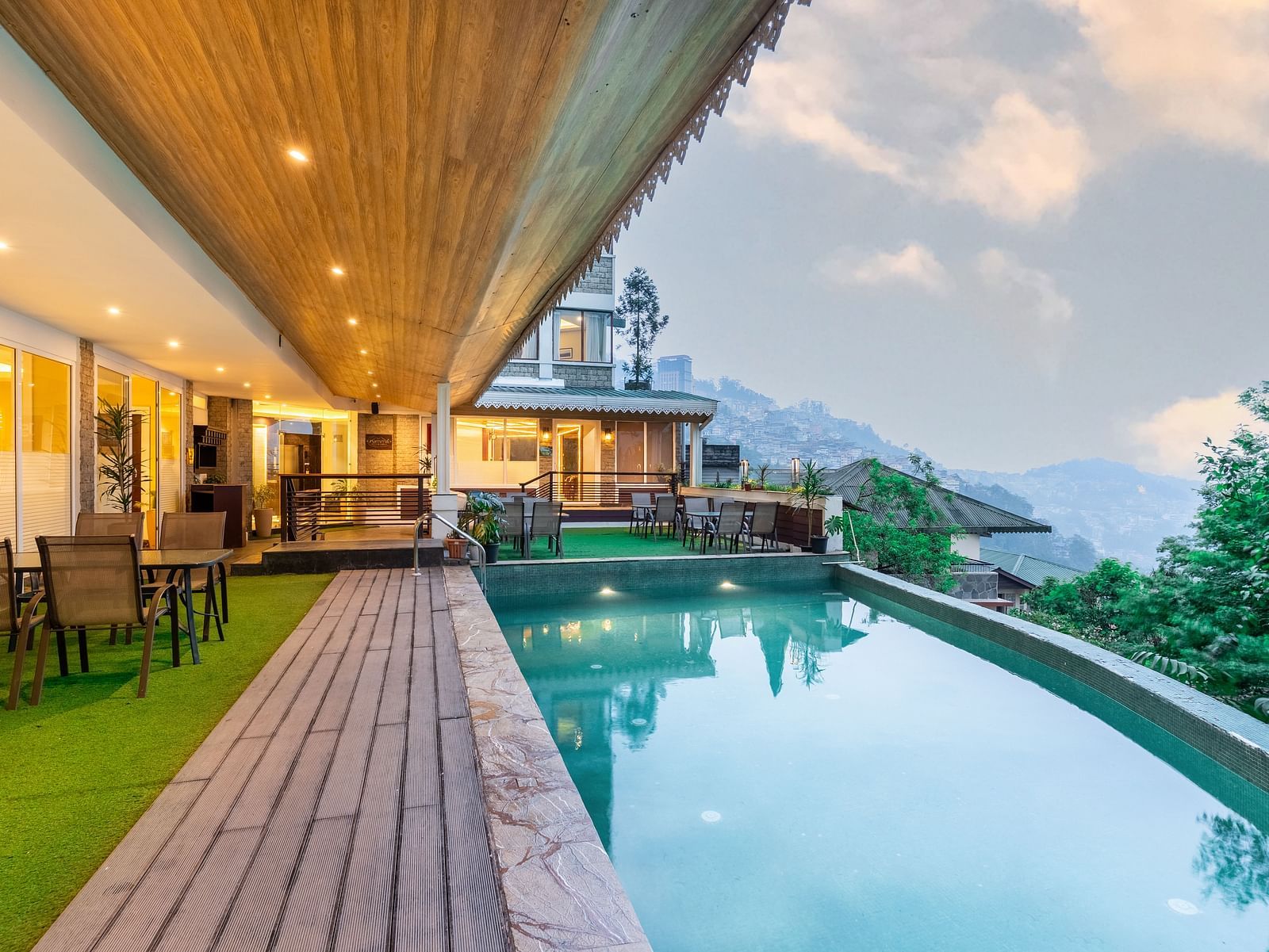 Infinity pool