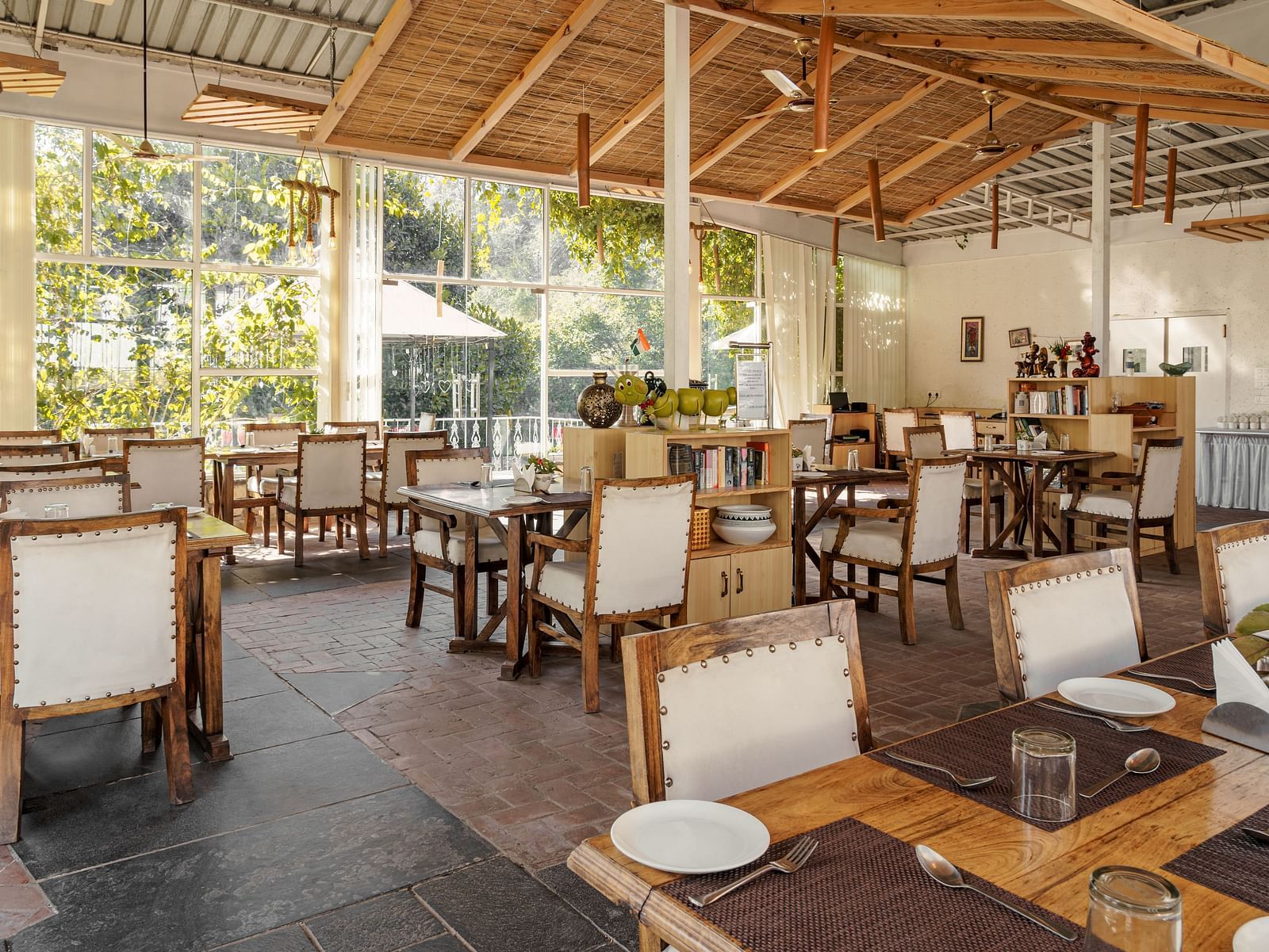 Dining setting of Bread and Brook at the Sylvan Retreat, Dehradun.