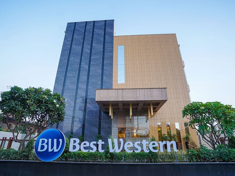exterior facade - best western vrindavan