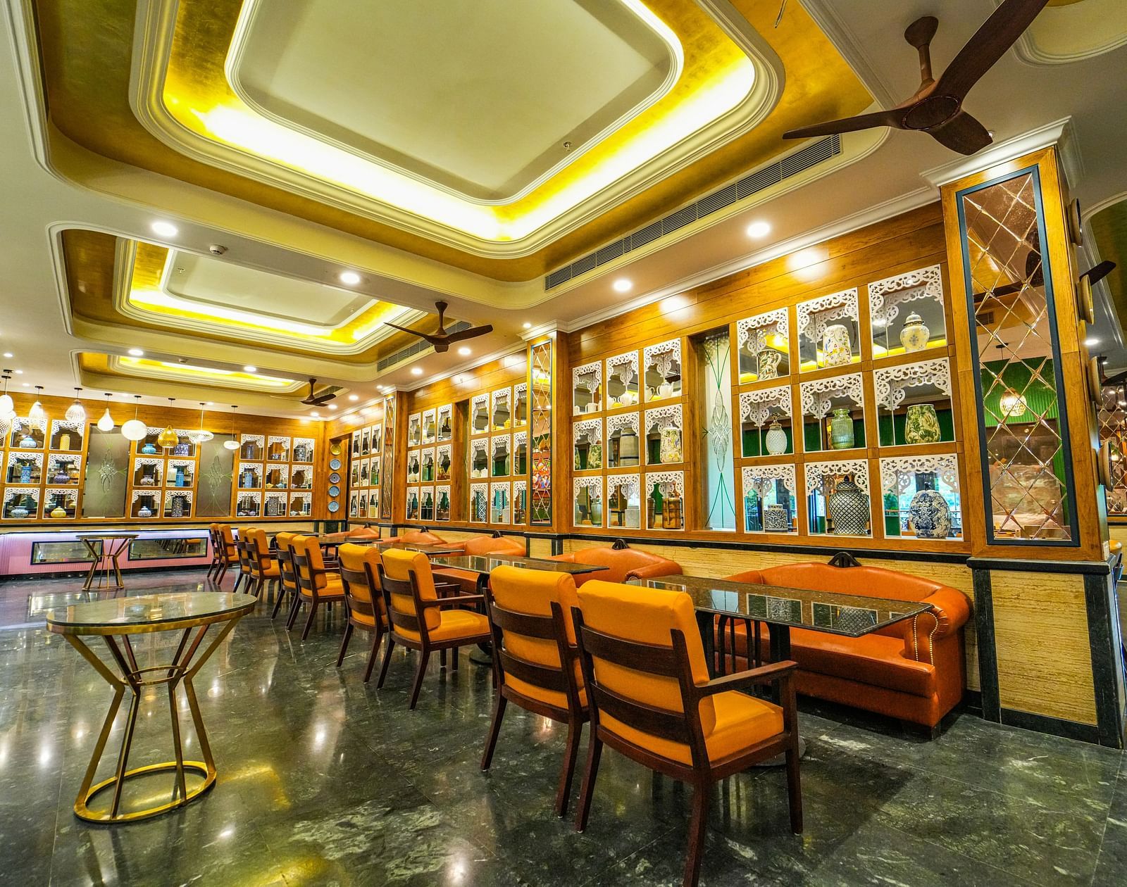  Dining Room at MAYFAIR Oasis Resort & Convention