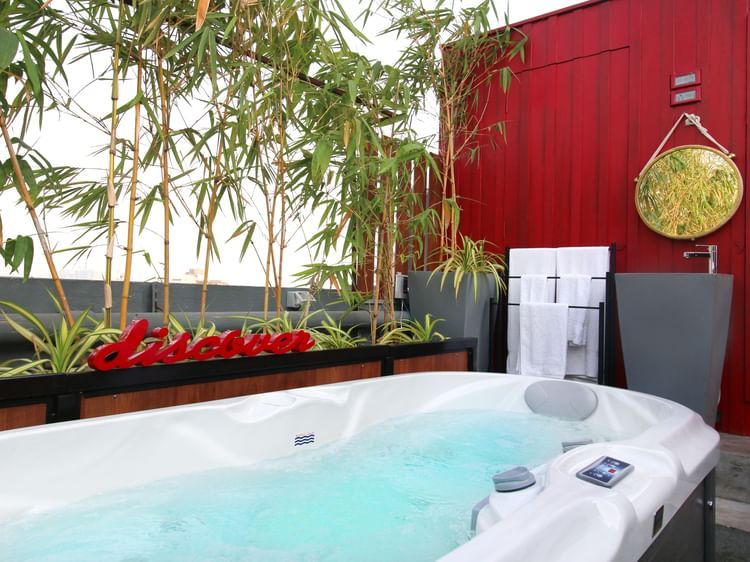 couple's jacuzzi at Theory9 Premium Service Apartments Bandra, couple stay in mumbai 5