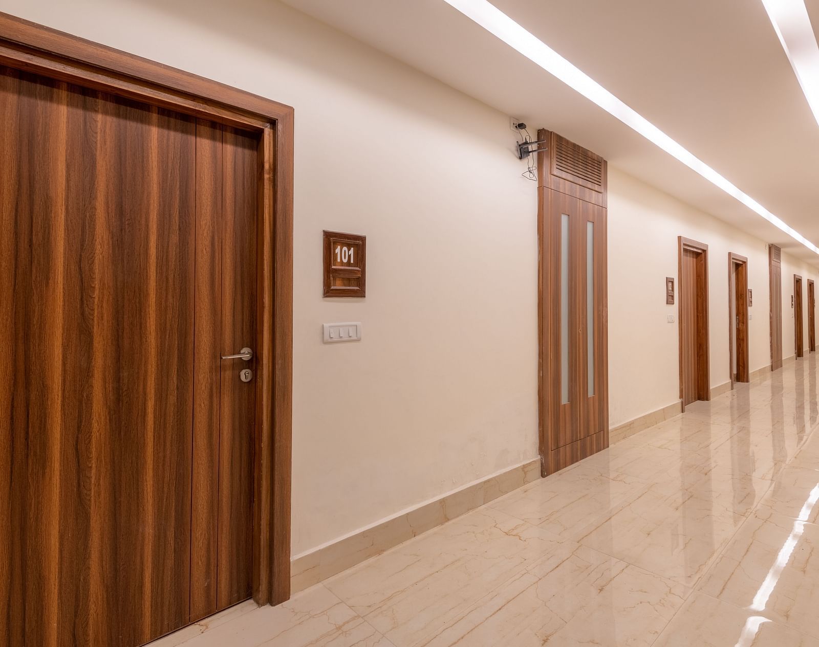 Lobby-RAJ 6272-HDR