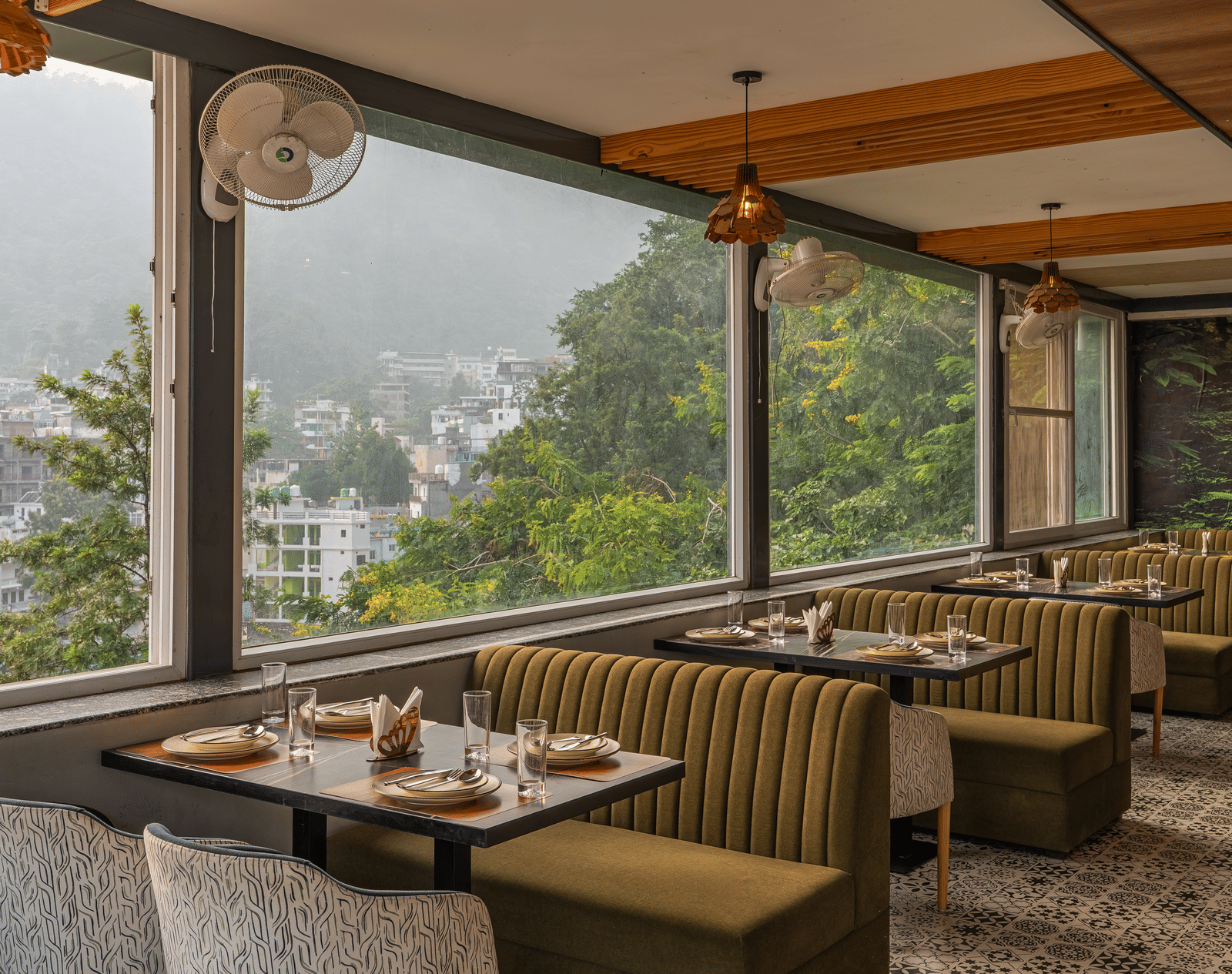 Perfectstayz Premium Pinaaki - Ganges View | Hotels in Rishikesh
