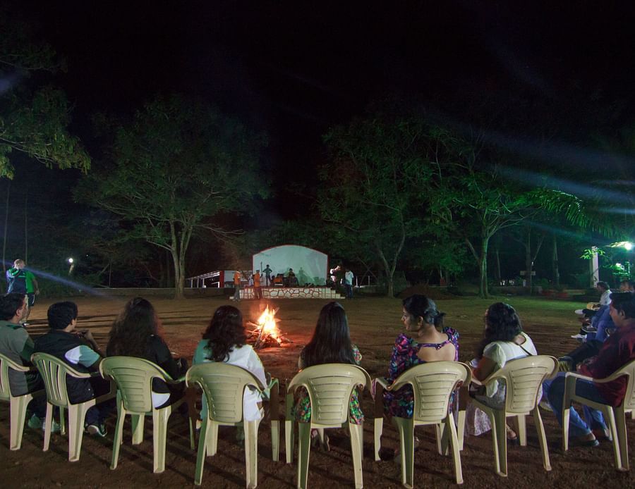 alt-text Campfire Open Ground - Durshet