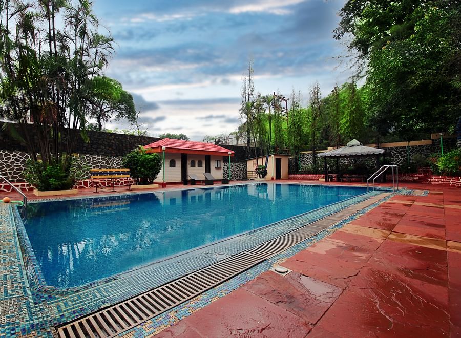 alt-text the swimming pool area - Zara's Resort 3