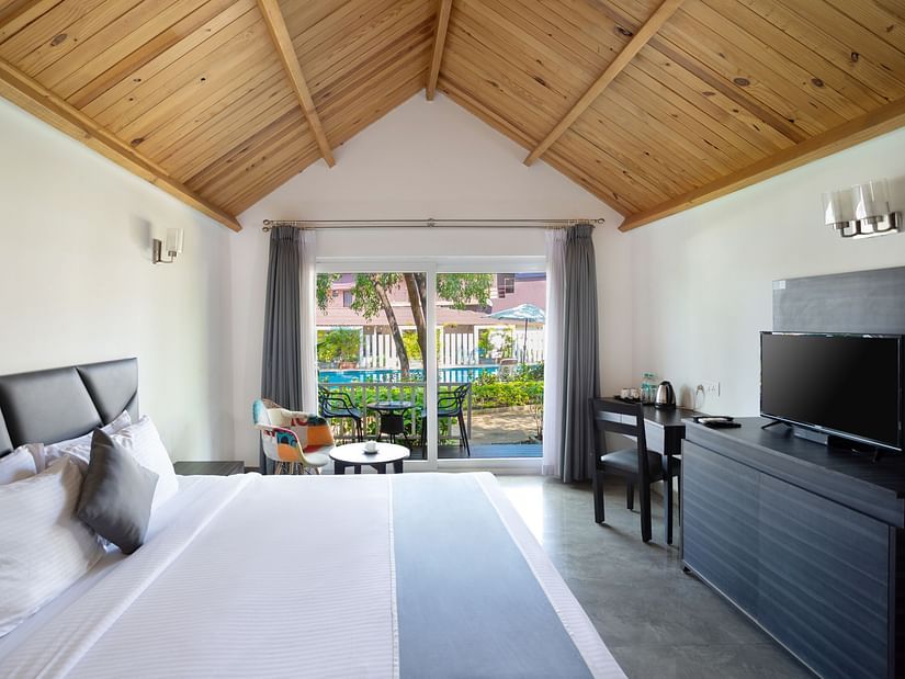 pool front room showing amenties