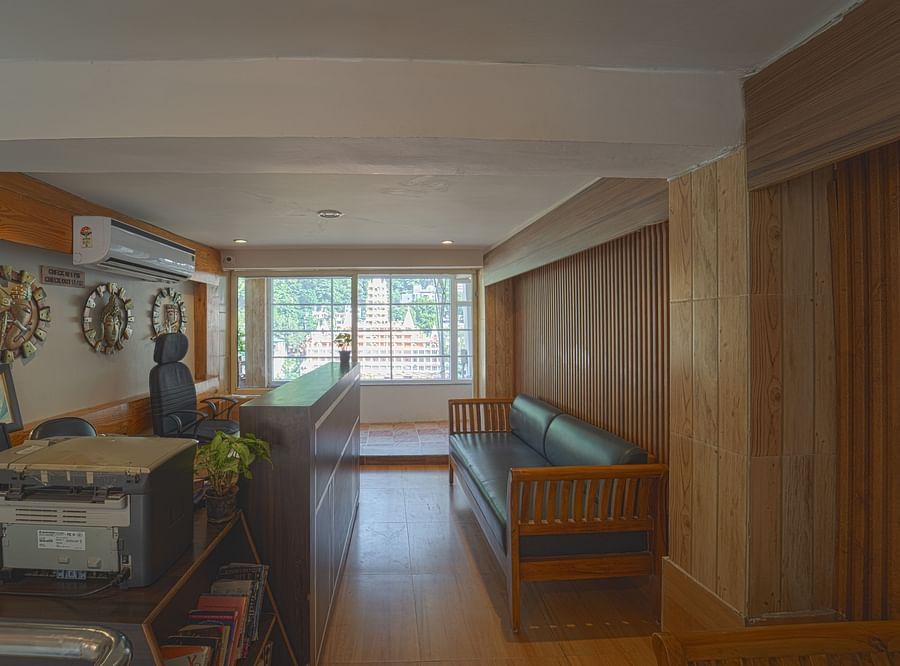 alt-text View of lobby with seating area - Kunwar Residency 