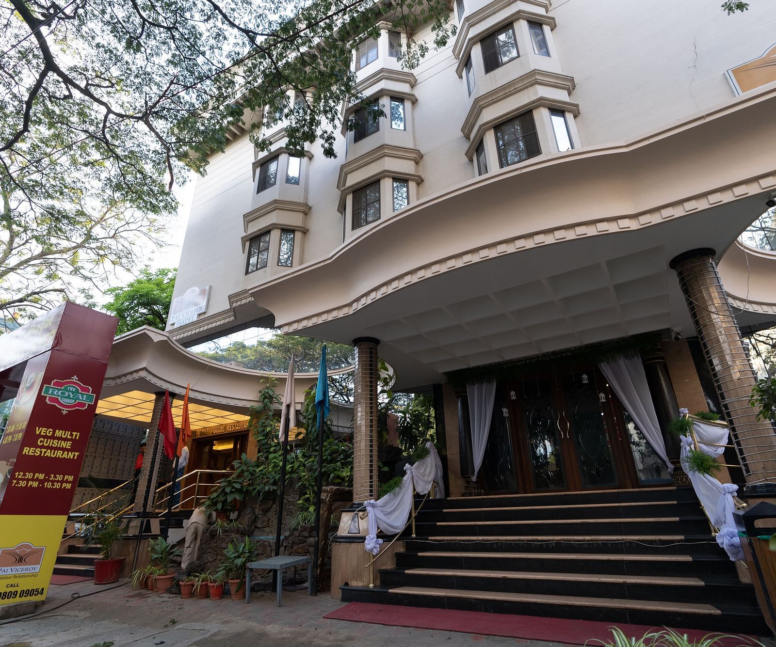 The facade of Hotel Pai Viceroy Jayanagar during daytime