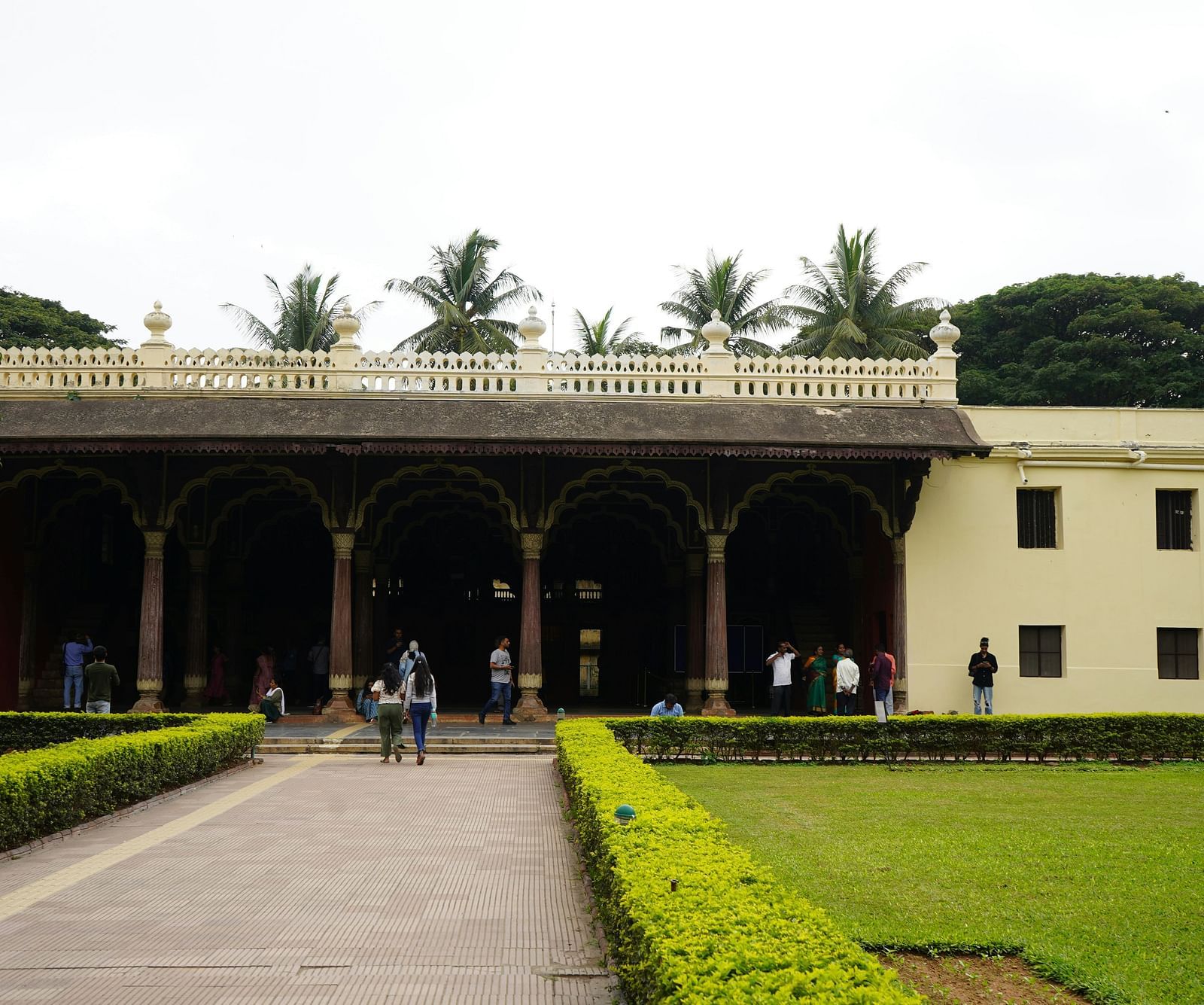 An overview of tippu sulthan's summer palace in Chamrajpet in Bangalore