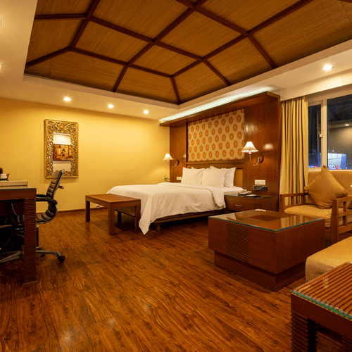 ROYAL SUITE 201 Bed room view