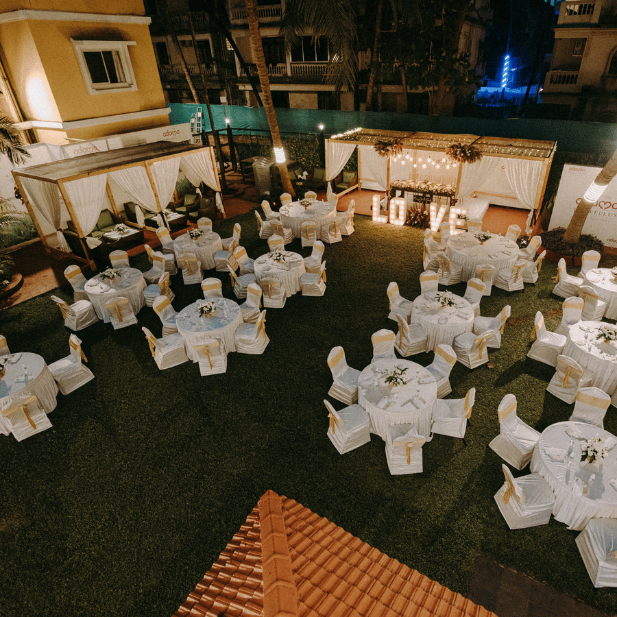 A cluster style seating in the hotel lawn.