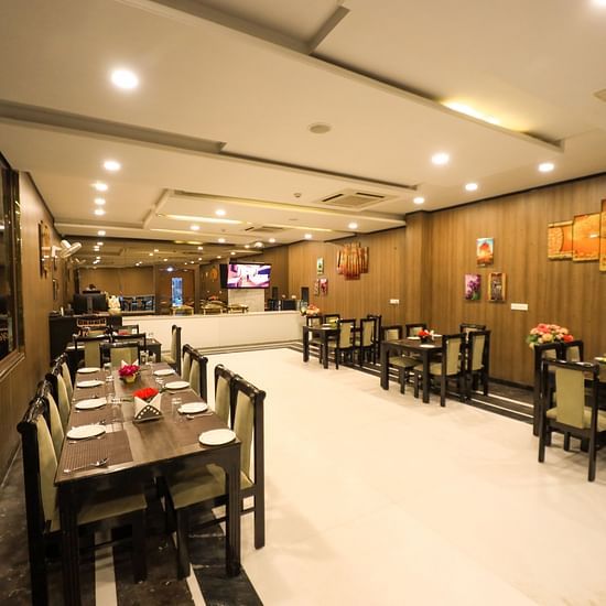 Seating at the Restaurant Fresca at Fiori Hotel