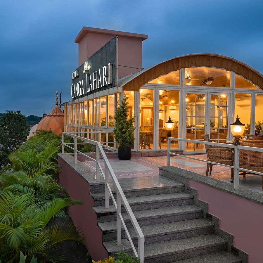 Restaurant Patio 3