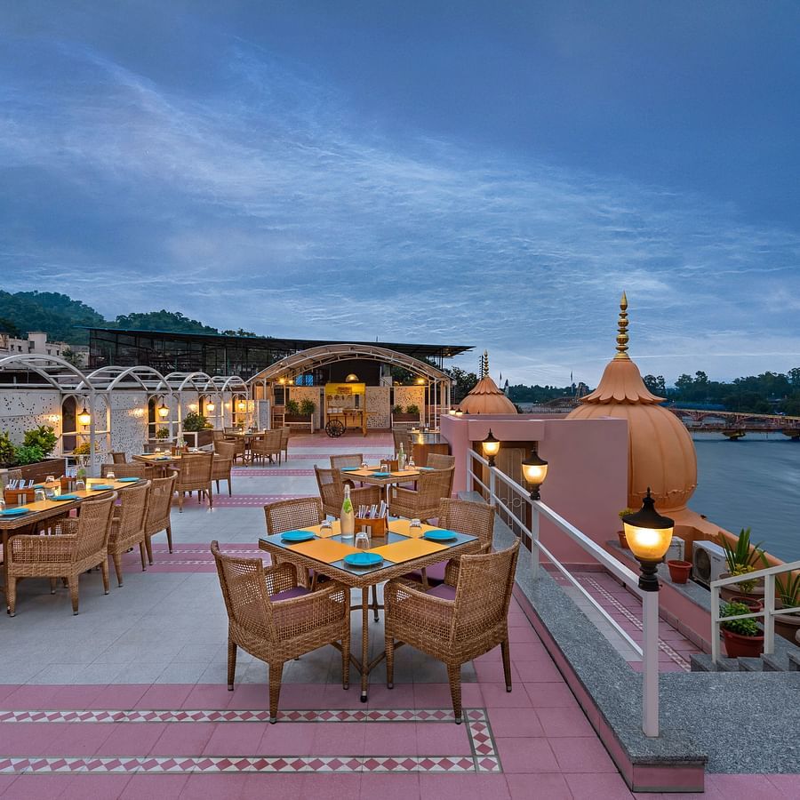 Restaurant Patio 6