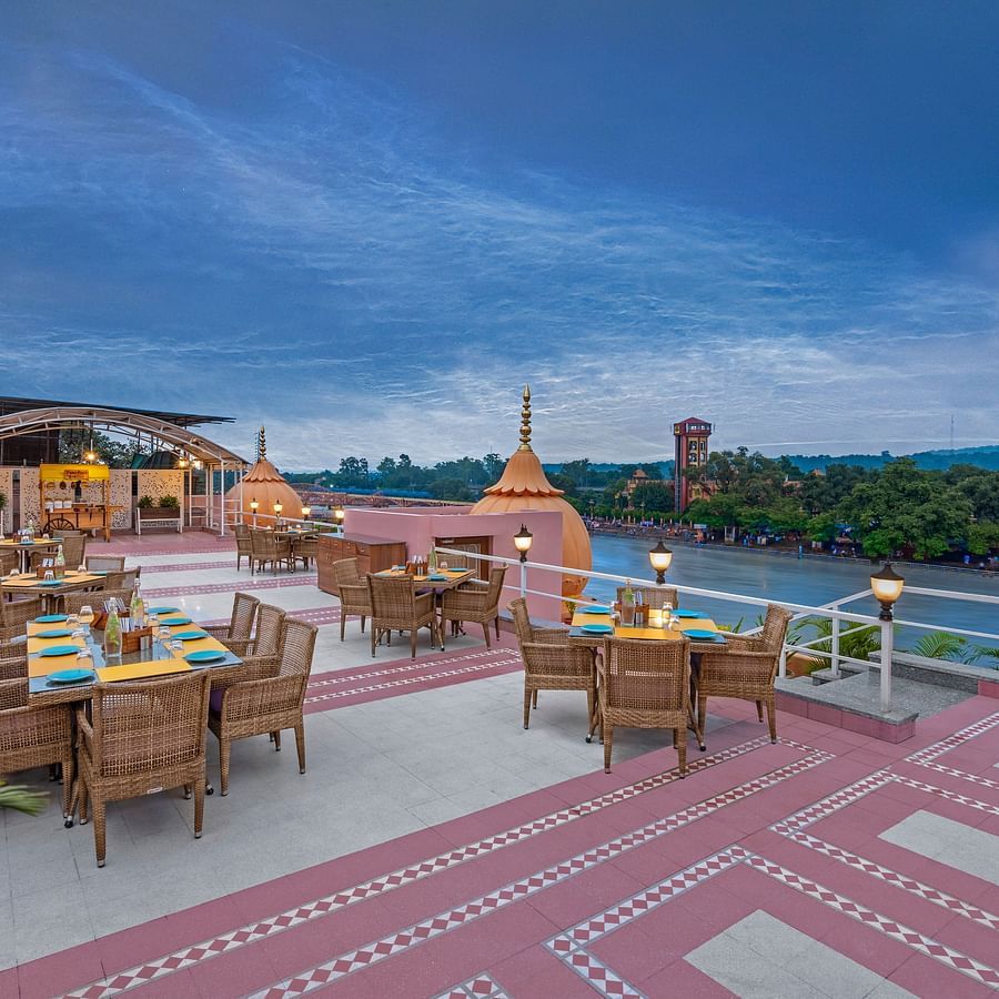 Restaurant Patio 7