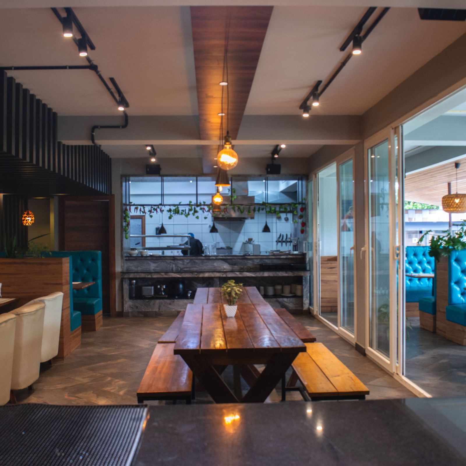 RESTAURANT (6)