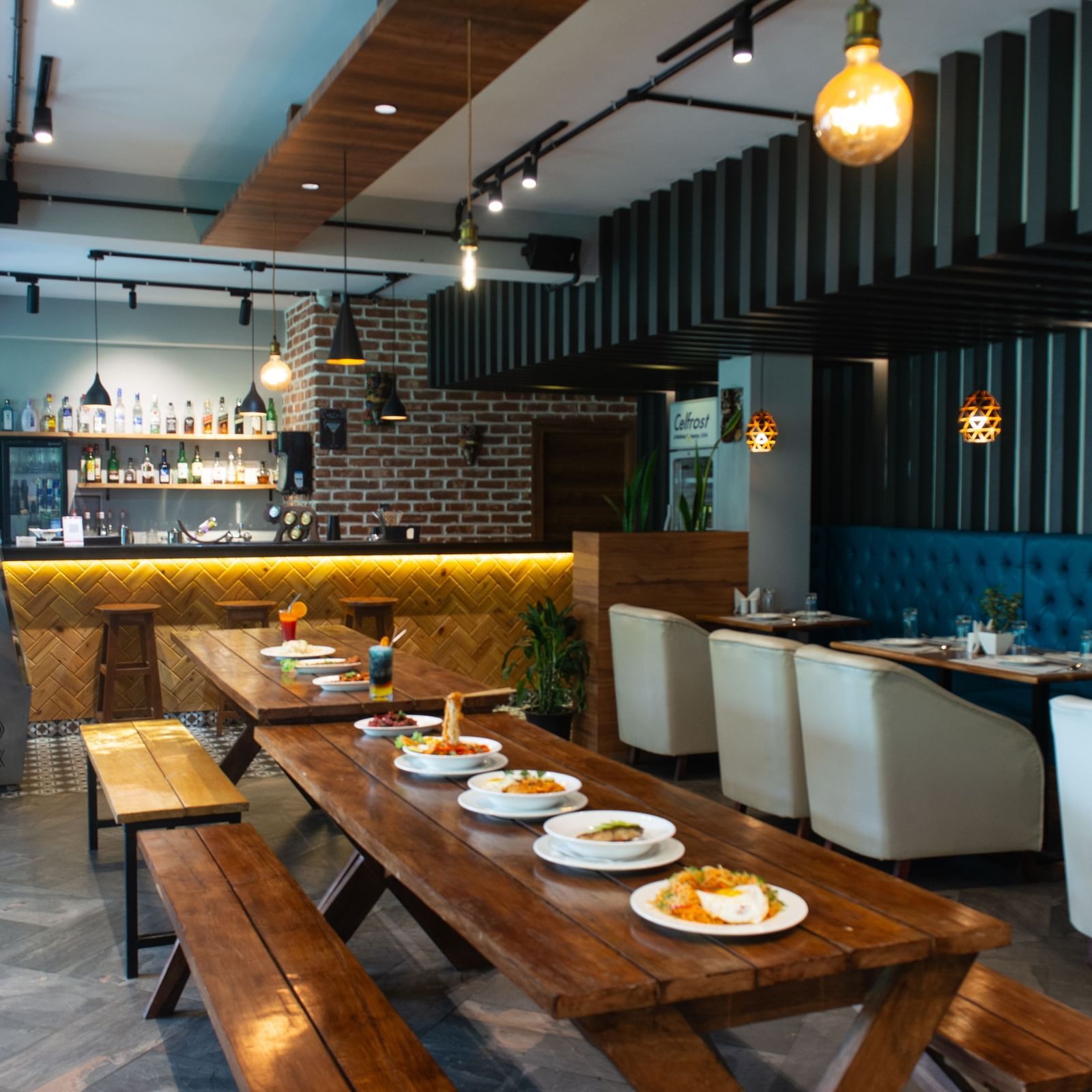 RESTAURANT (40)