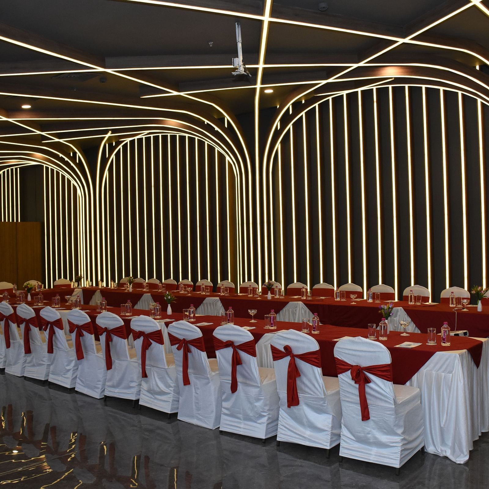 banquet hall at the comfort inn sapphire, jaipur