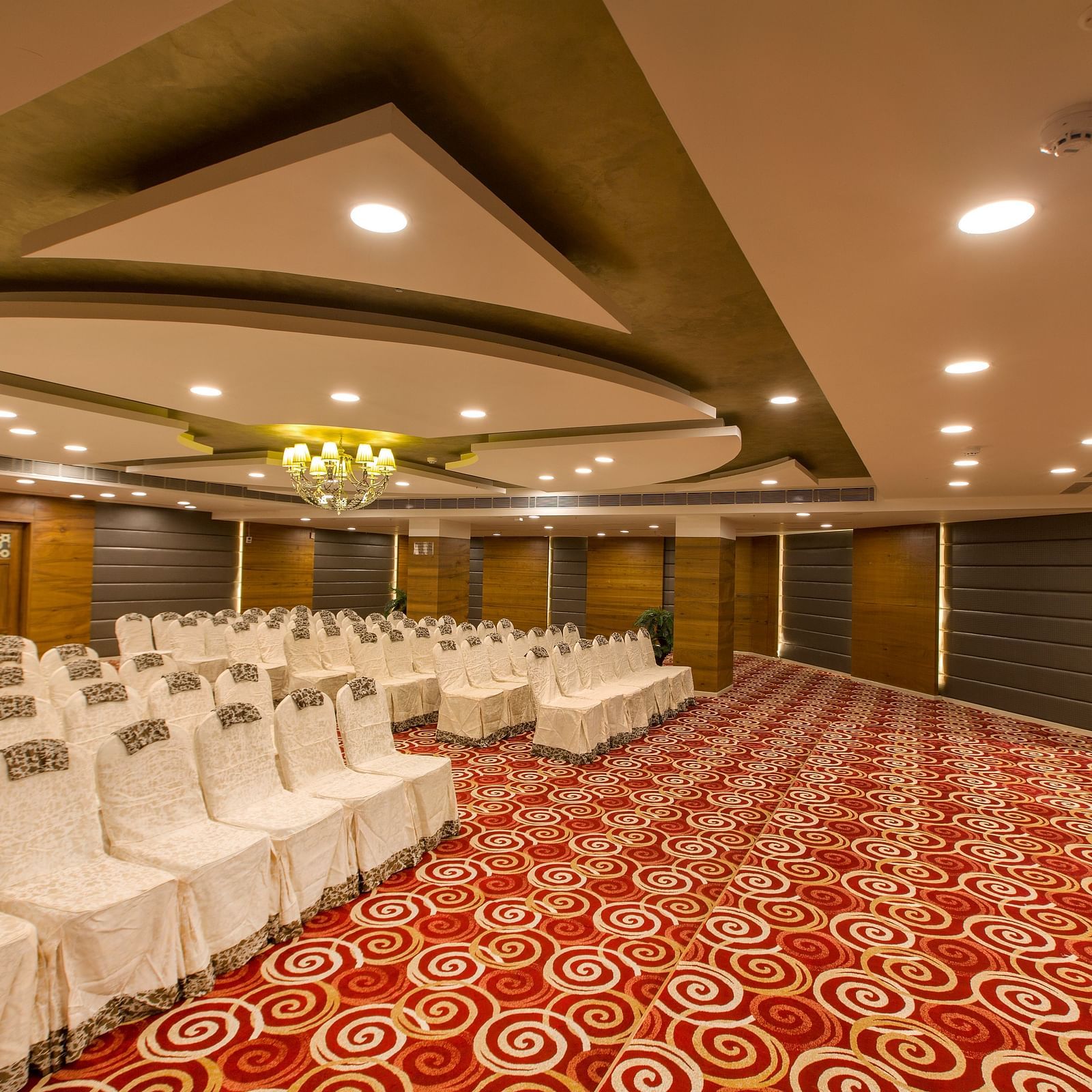 Side angle image of Hotel Pai Viceroy Tirupathi Orion Hall 