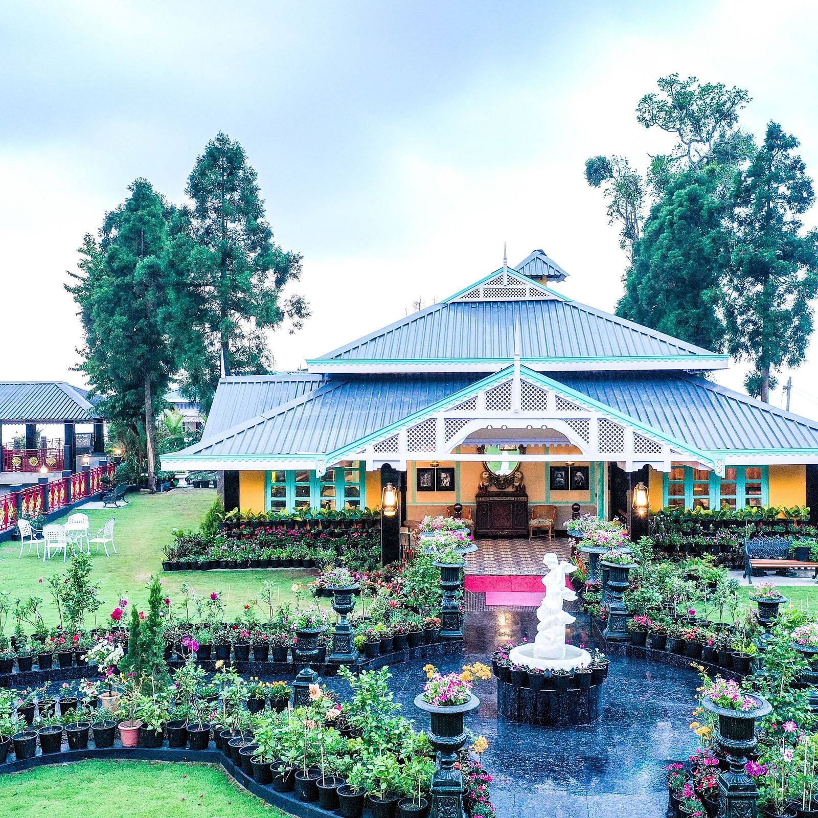 Mayfair Manor, Jungpana