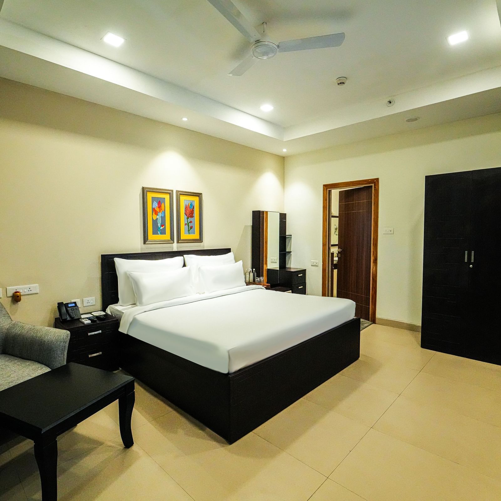 Deluxe Suite1