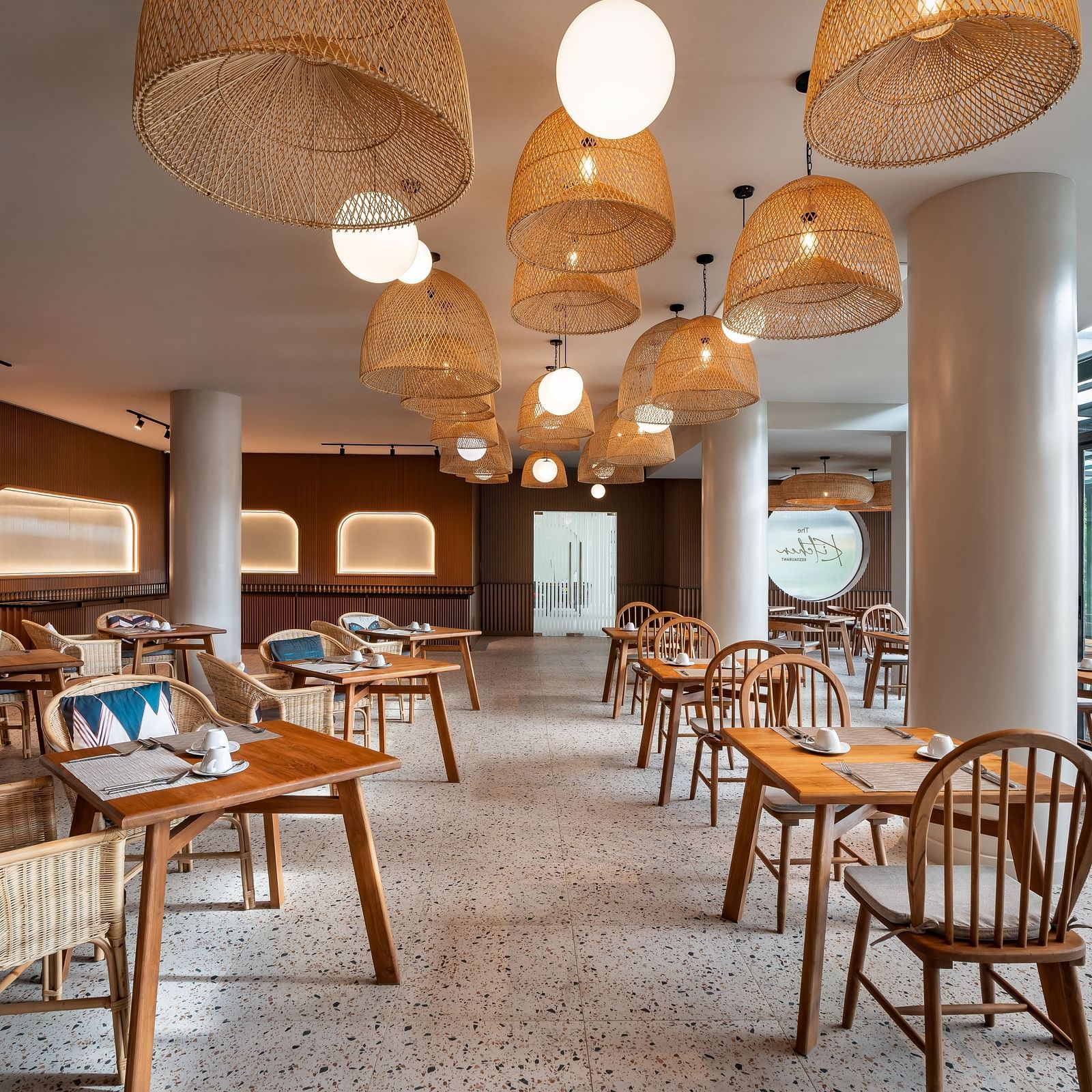 Ramada Restaurant9261-Edit