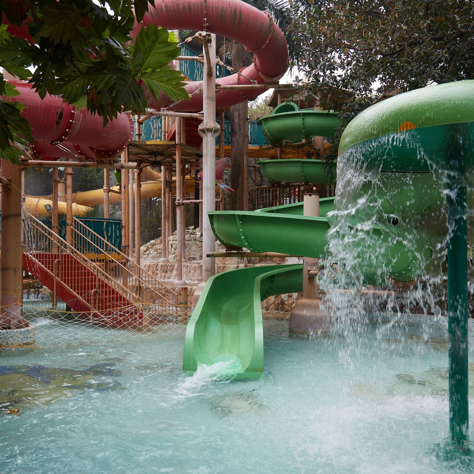 An image of the Turbo Thriller at Water Kingdom where water is splashing