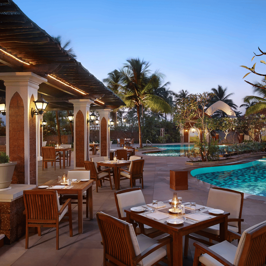 al fresco dining at Castaways restaurant at Caravela Beach Resort - Restaurants in South Goa