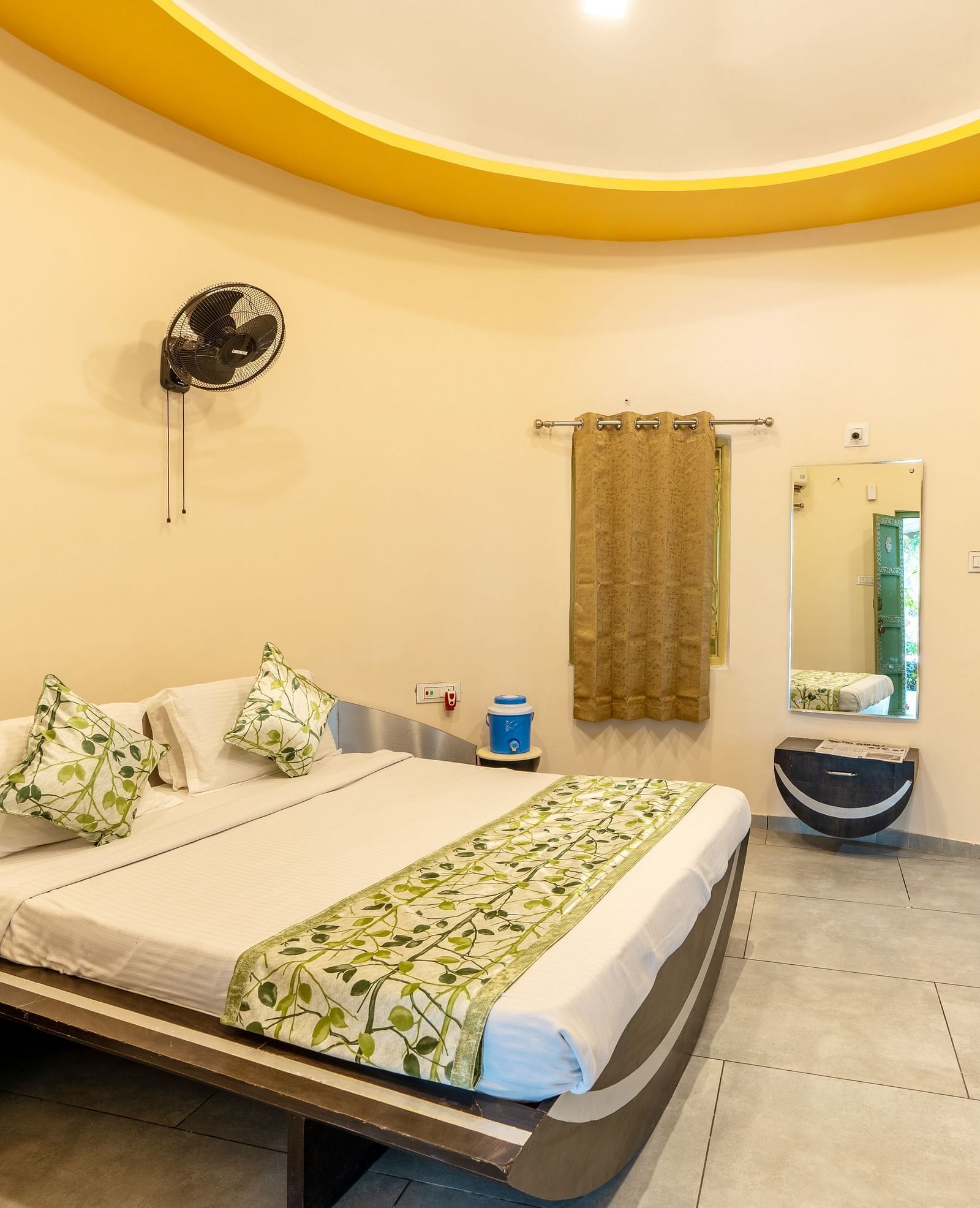 A room with with a double bed at Saavaj Resort