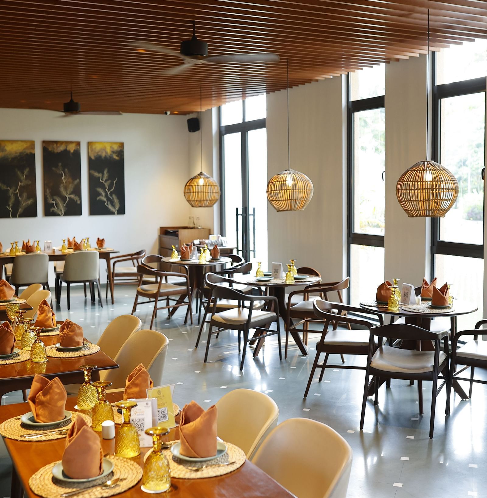 dining in singalila