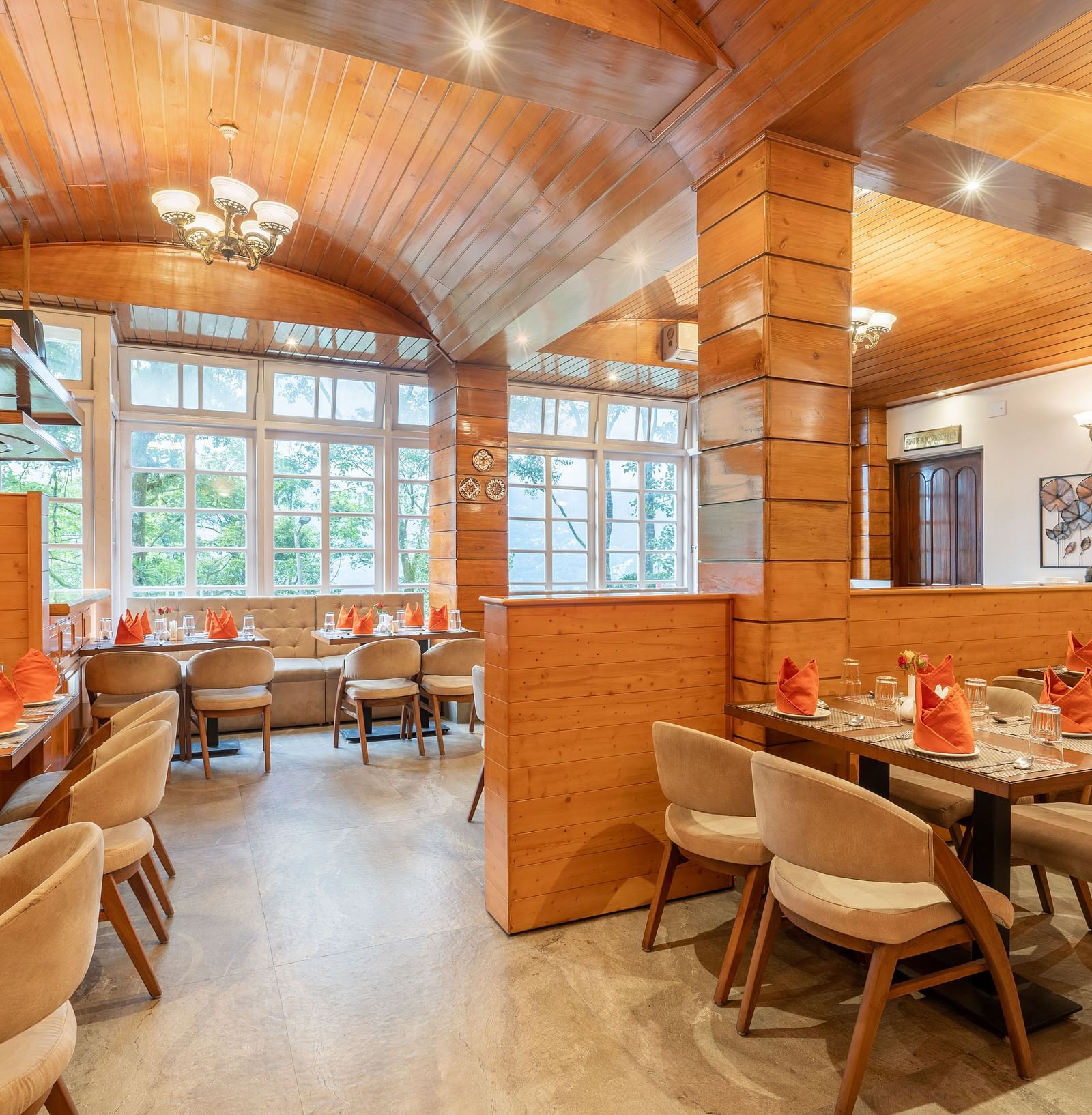 Dining arrangement in the restaurant at Summit Alpine Abode