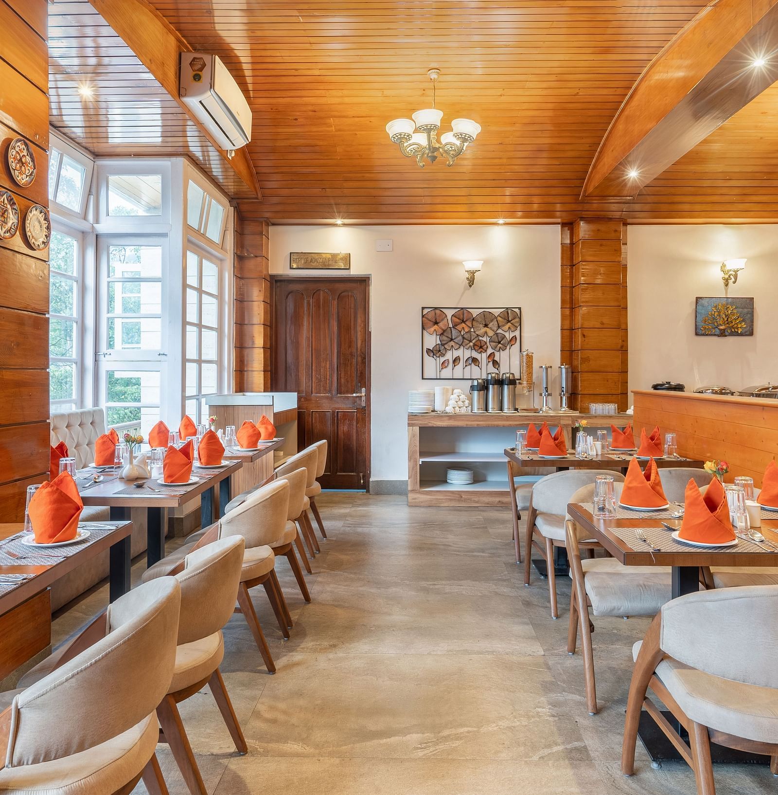 Dining arrangement in the restaurant at Summit Alpine Abode