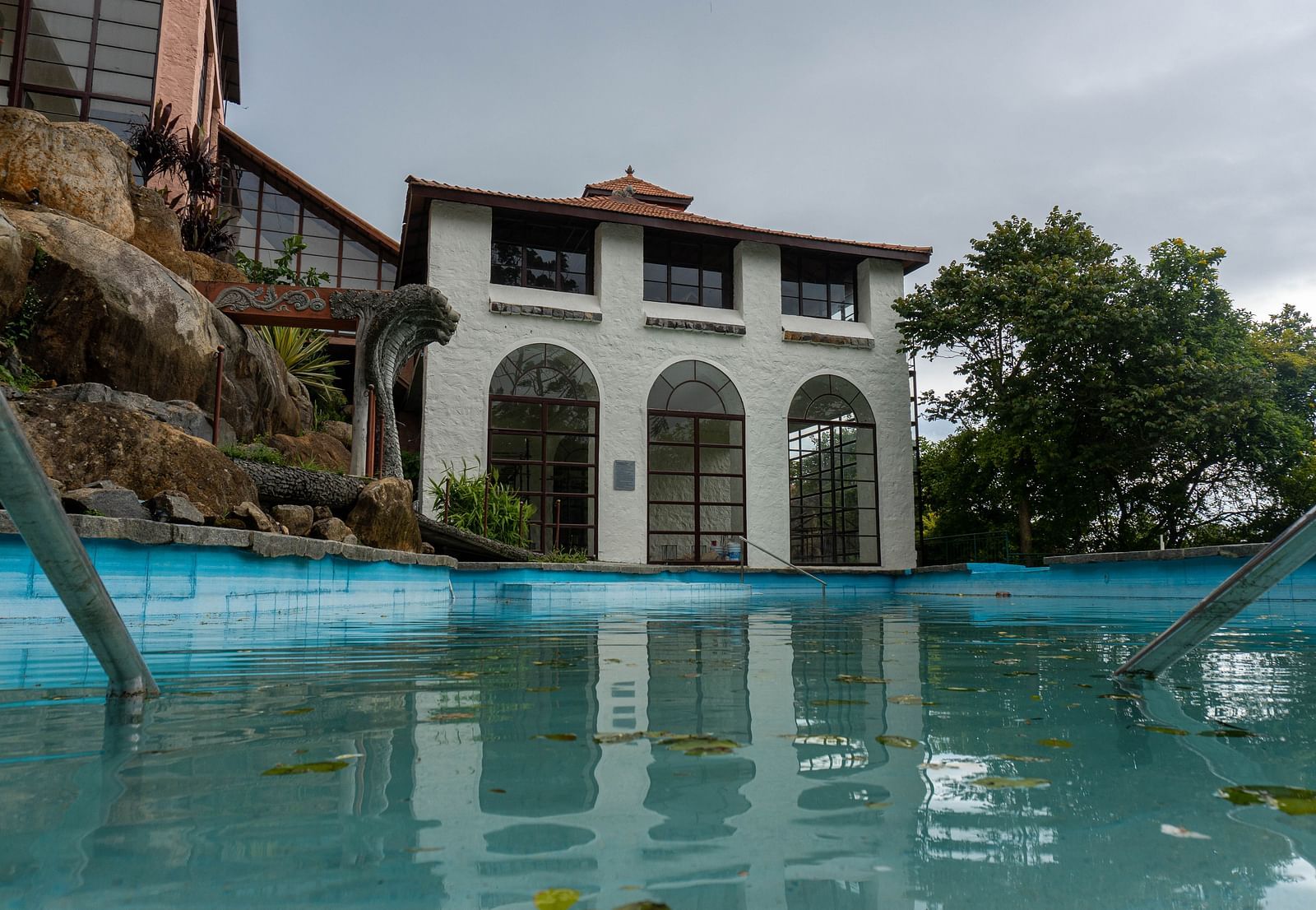 A low angle level view of the swimming pool  | Mango Hill, Yercaud